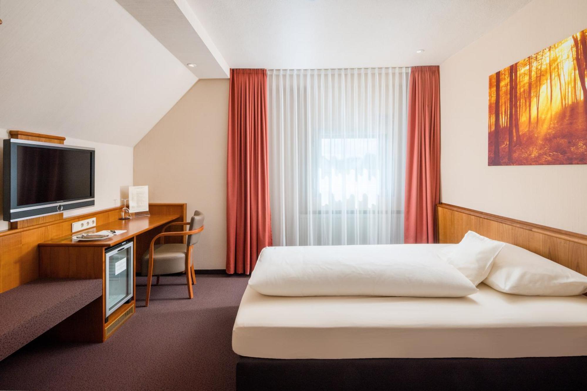 Hotel Straubs Schoene Aussicht Klingenberg am Main Εξωτερικό φωτογραφία