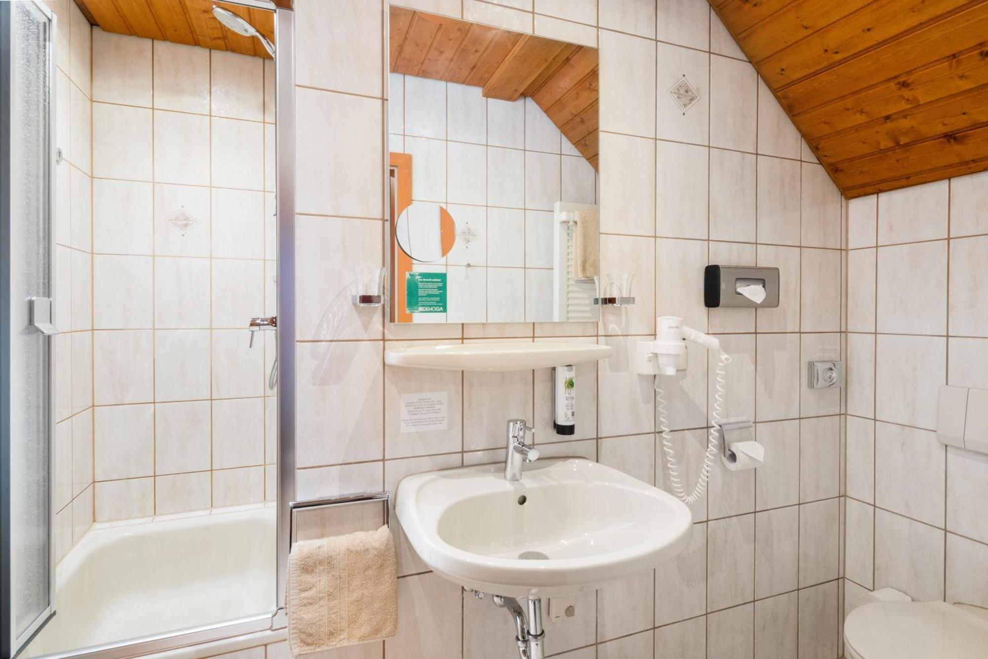 Hotel Straubs Schoene Aussicht Klingenberg am Main Εξωτερικό φωτογραφία