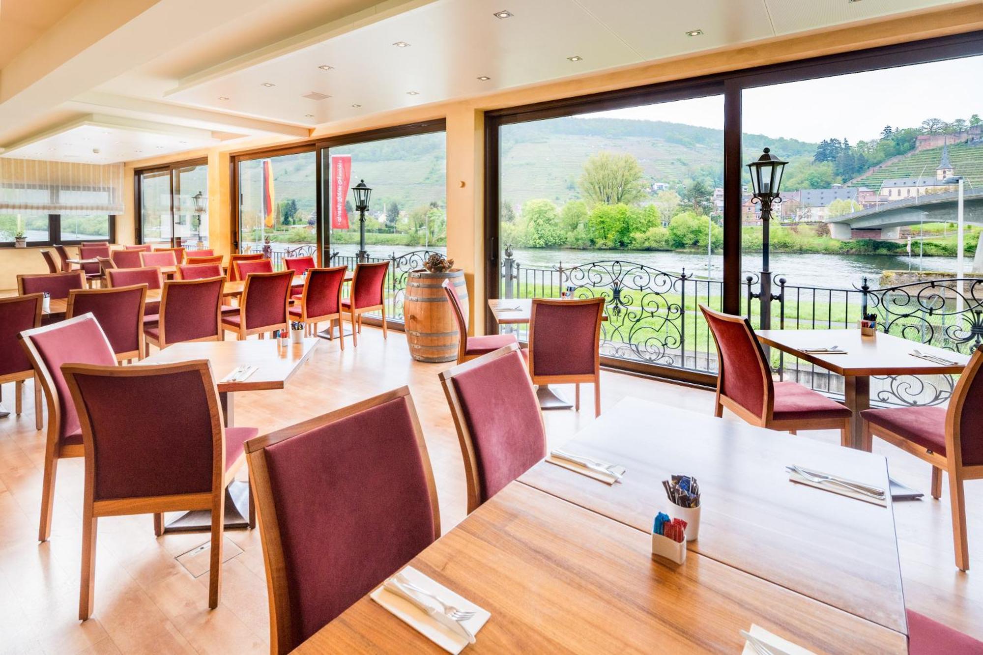 Hotel Straubs Schoene Aussicht Klingenberg am Main Εξωτερικό φωτογραφία