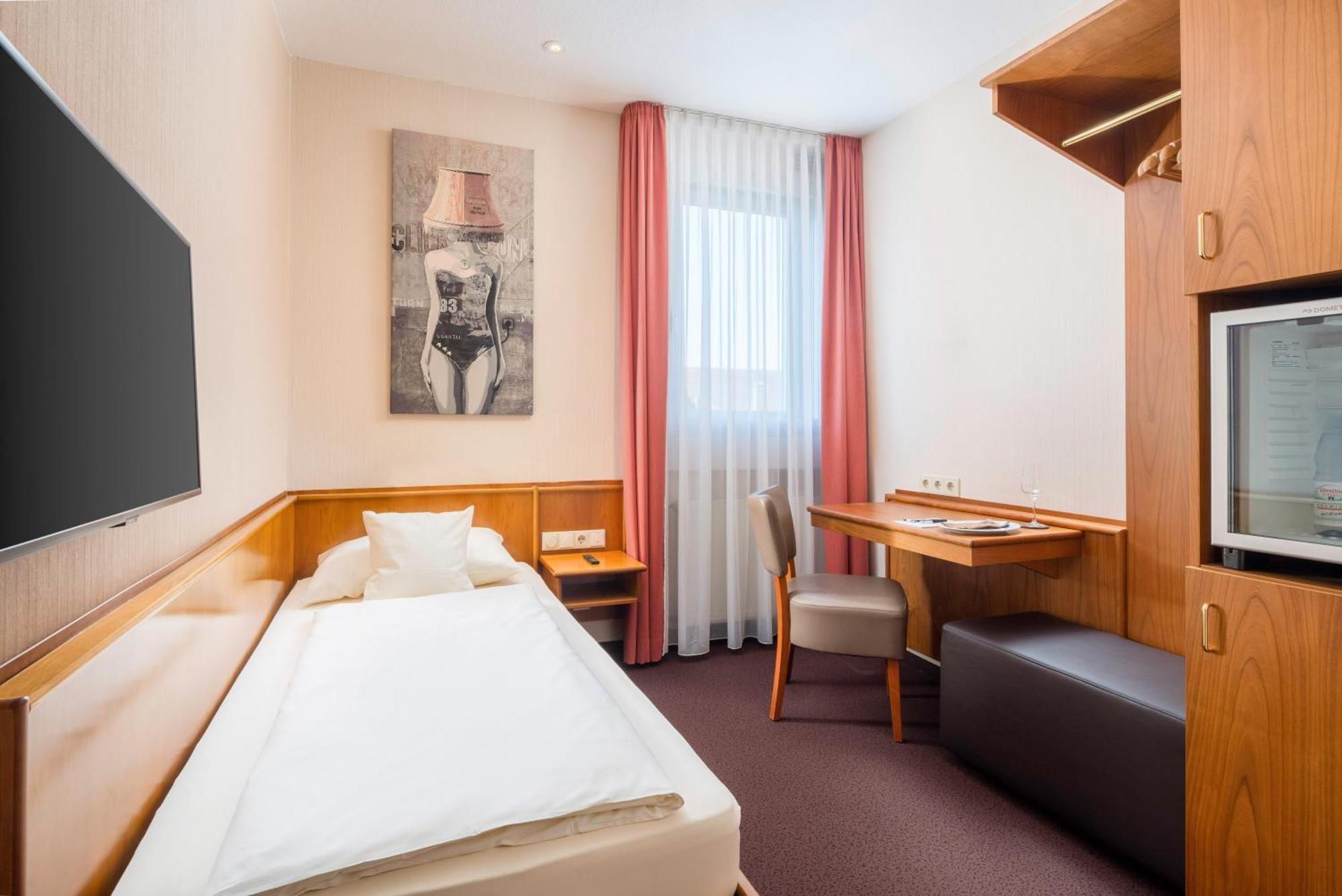 Hotel Straubs Schoene Aussicht Klingenberg am Main Εξωτερικό φωτογραφία